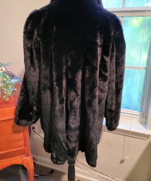VINTAGE ADOLPH VINTAGE ADOLPH SCHUMAN FOR LILLI ANN FAUX FUR/SUEDE COAT BLACK - Picture 5 of 9